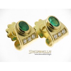 Orecchini oro giallo 18kt con smeraldi brasiliani e diamanti taglio a brillante ct 0,20 colore H purezza IF, grammi 9,60